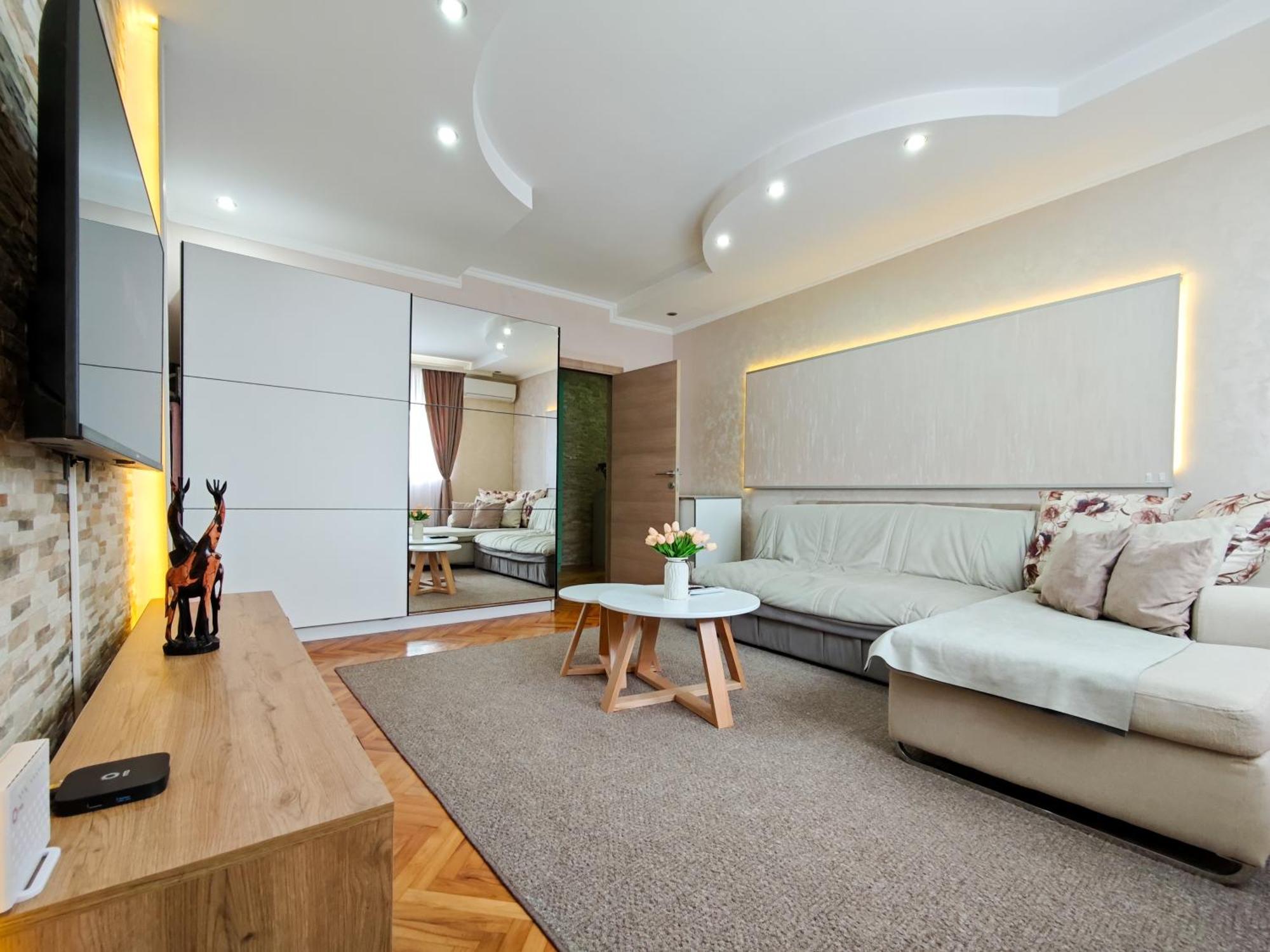 Apartman Julija Donji Milanovac Exterior foto